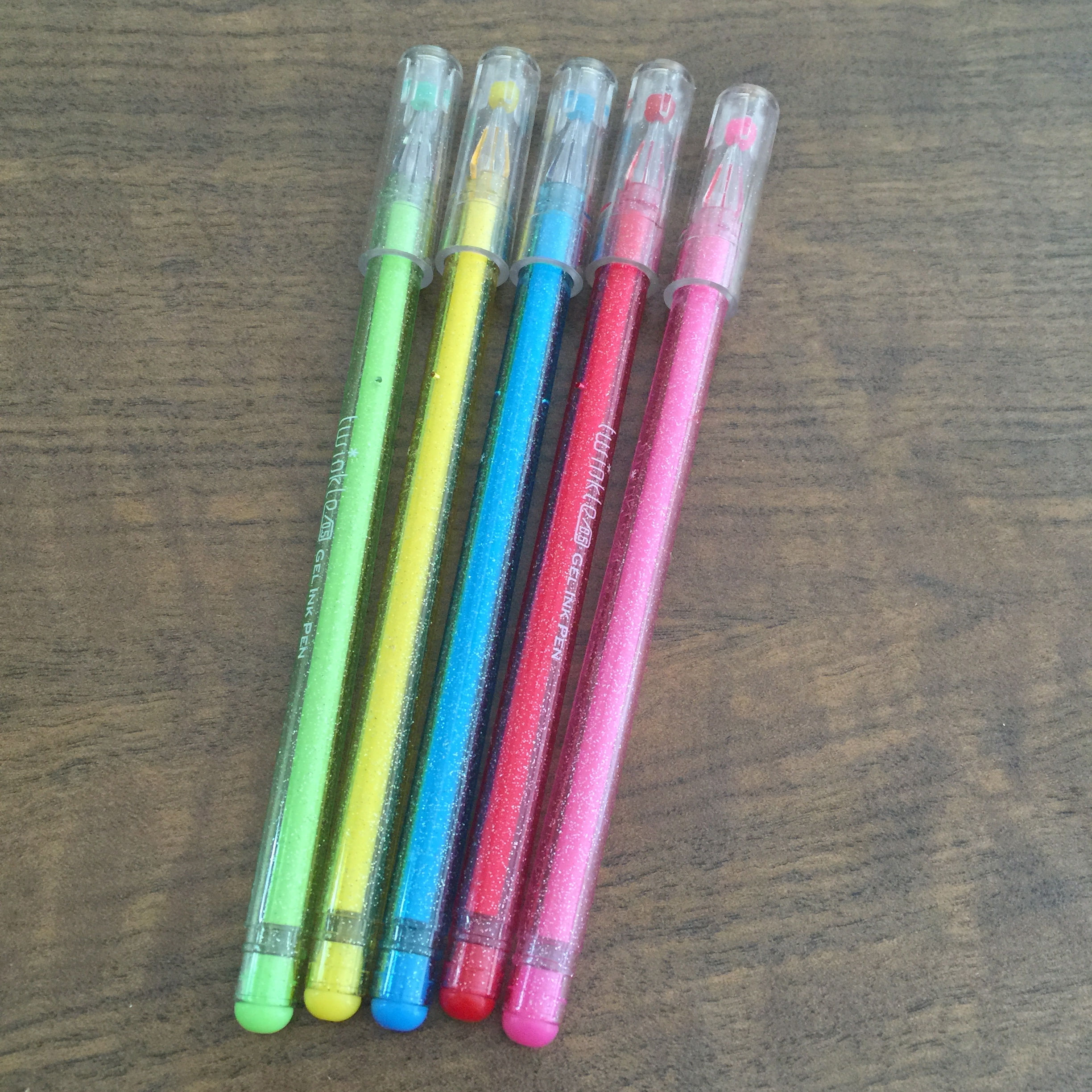 Conjunto com 5 canetas coloridas