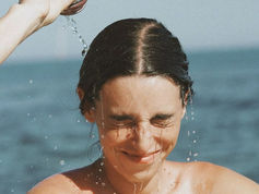 Après la mer, la peau change de rythme : trois soins hydratants pour prolonger les bienfaits de l'été