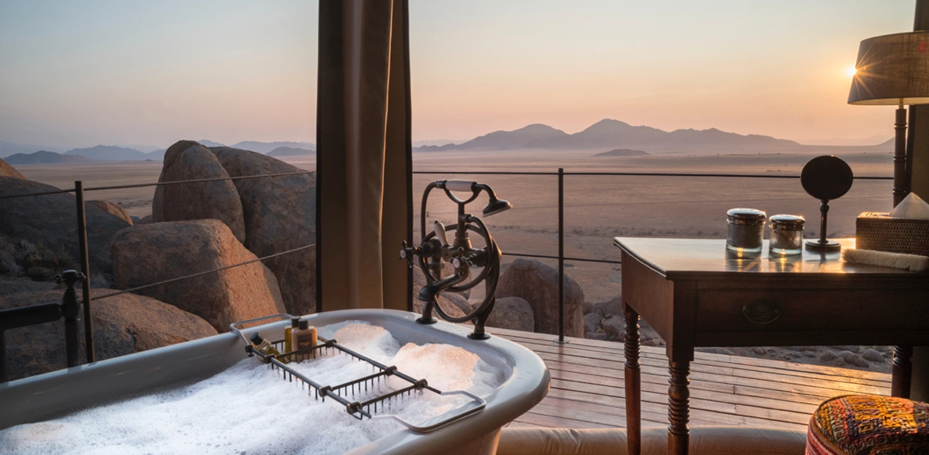 Les One Bedroom Tents, salle de bain et vue sur le désert