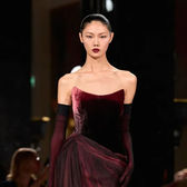 Elie Saab fait entrer la Haute Couture dans un univers onirique