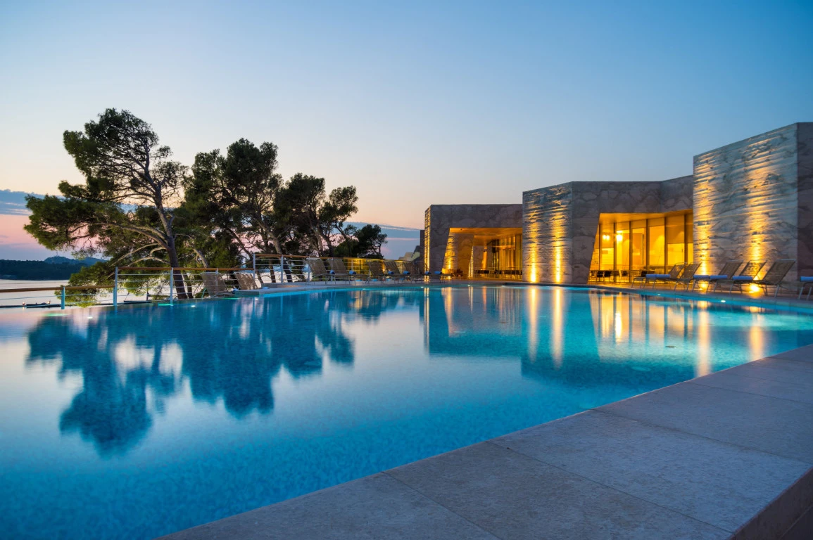 Le D-Resort Šibenik face au yacht club. ©D-Resort Šibenik