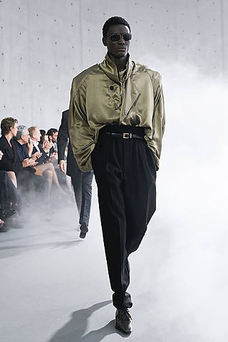 Saint Laurent Printemps-Été 2027 : Anthony Vaccarello réinvente les codes du vestiaire masculin