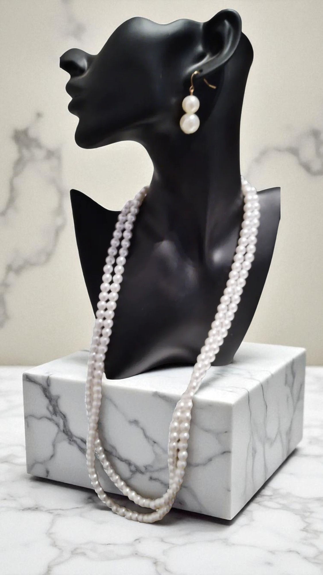 The Ava Pearls: a versatile, single strand of medium-sized pearls that transforms into two or three strands.