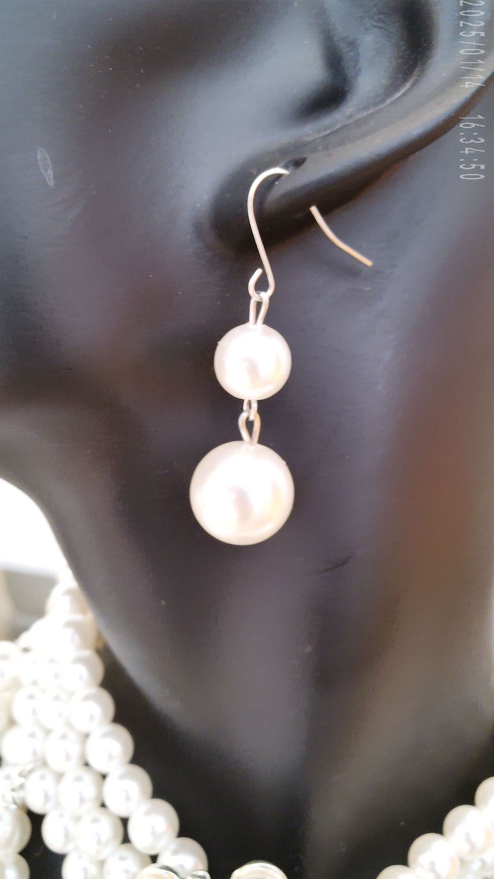 Thumbnail: The Ashanti Pearls is dazzling. A rhinestone encrusted broach choker pearl necklace with matching bracelet and earrings.