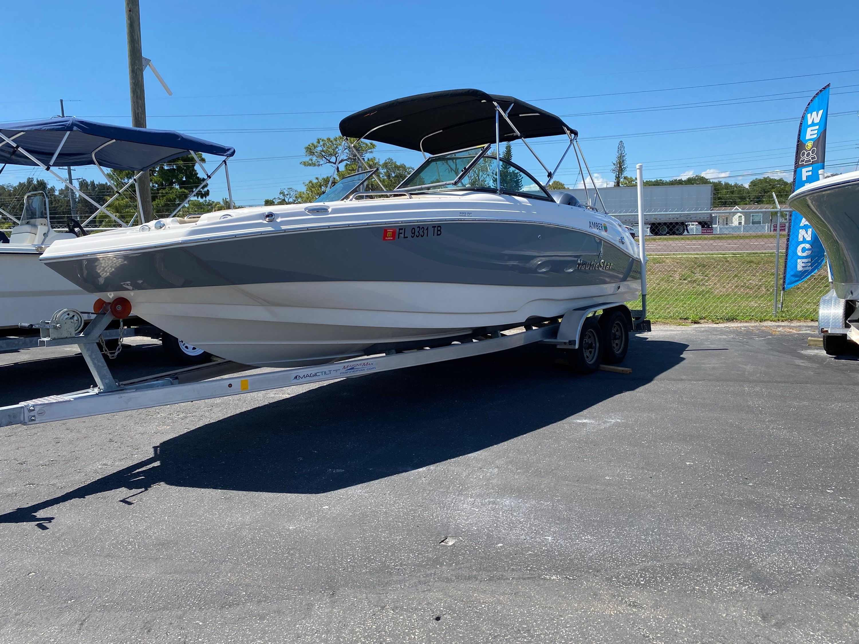 2022 Nauticstar 223 DC