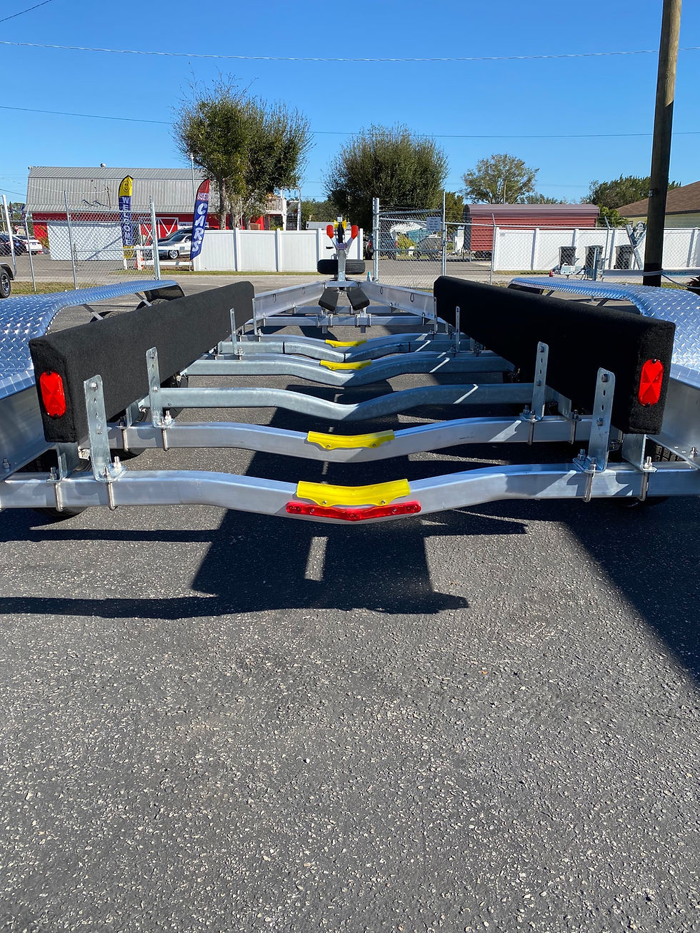 Thumbnail: 10,500 GVWR 26-32 FT Triple Axle
