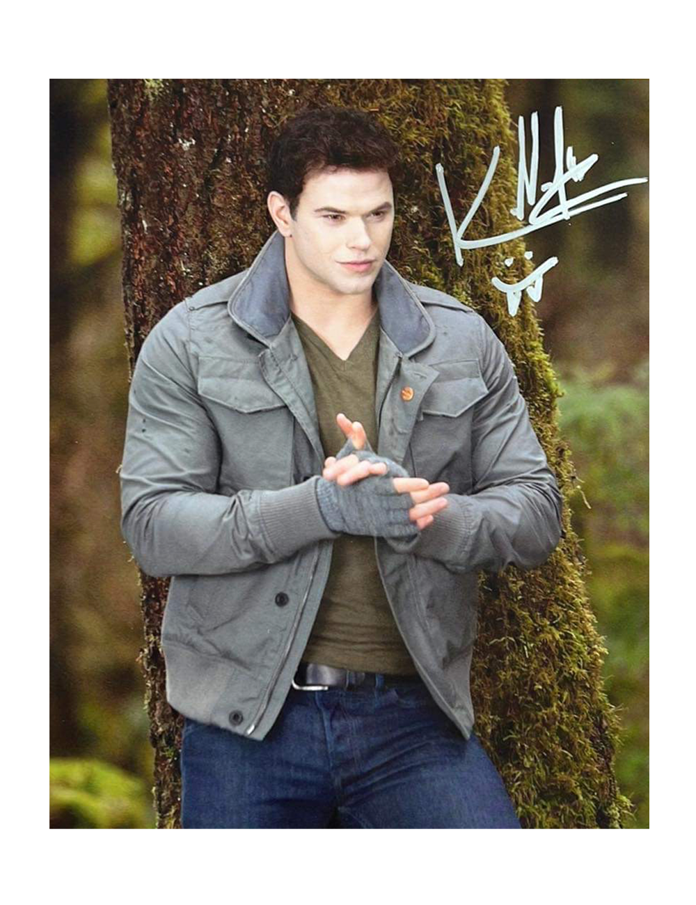 8x10 Twilight print signed by Kellan Lutz