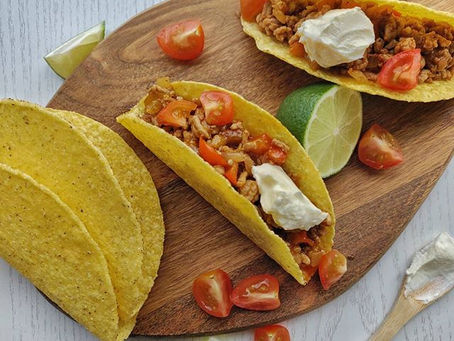 Taco's met gehakt, ui, paprika en zure room