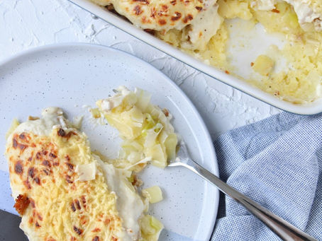 Ovenschotel met puree, prei, gehakt en kaassaus