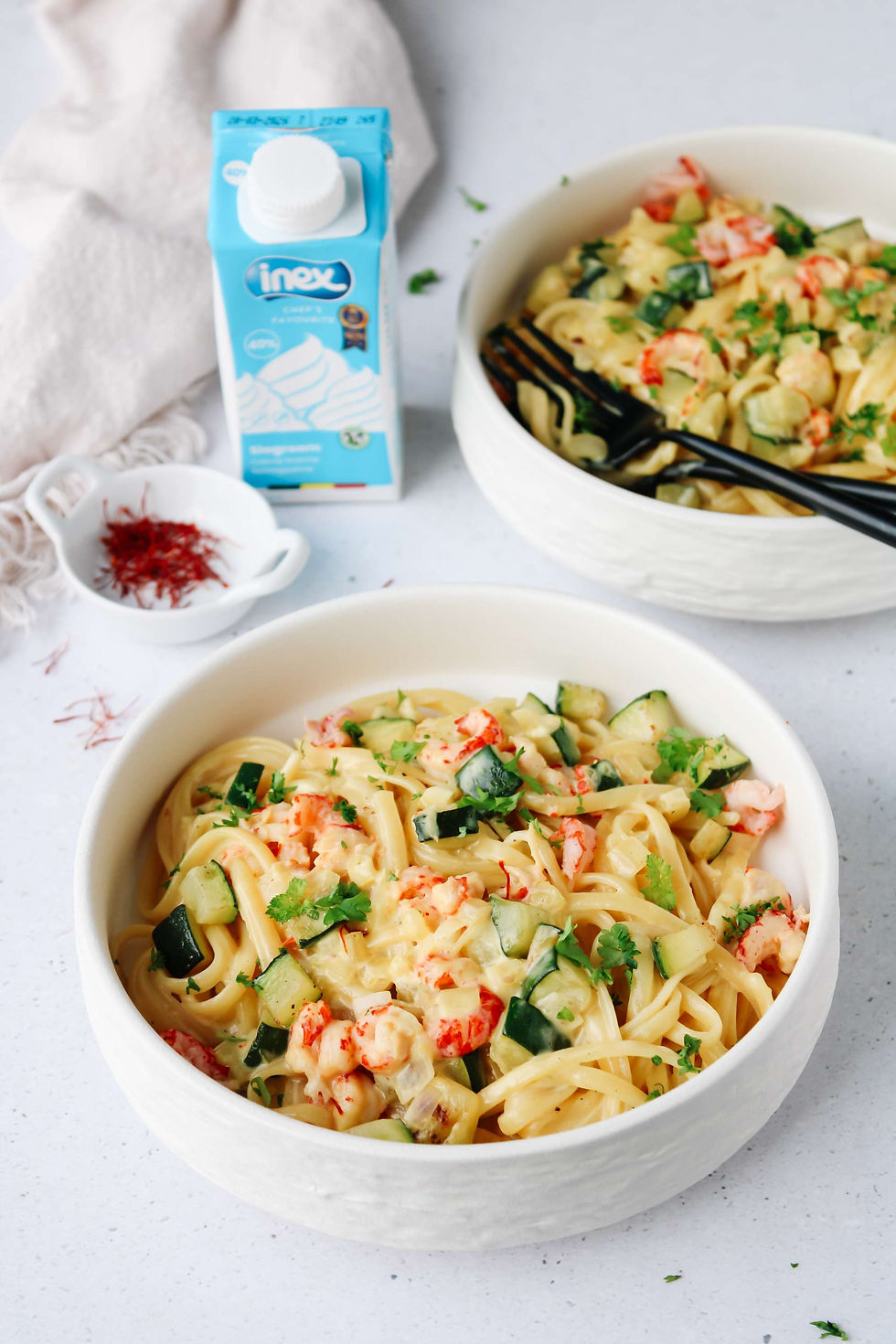 Pasta met saffraansaus, courgette en rivierkreeftenvlees