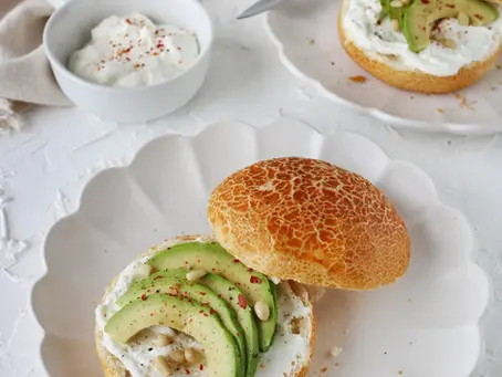 Broodje whipped cottage cheese met avocado