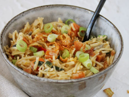 Snelle wok met kokosmelk en rode curry