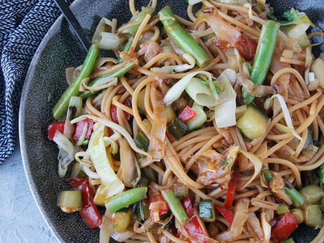 Chinese wok met linzenpasta