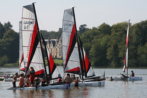 Catamaran au SNO_edited.png