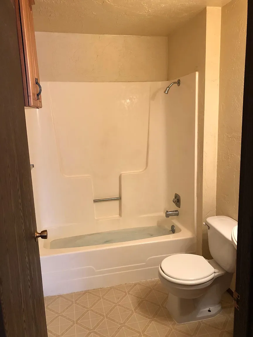 Before photo - bathroom