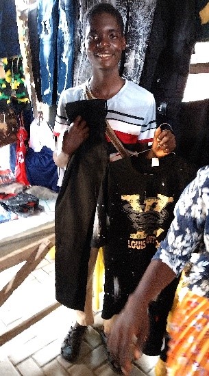 Daniel Chooses his present