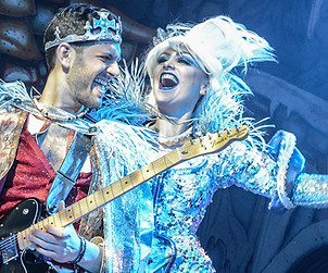 1400X700_0005_Jamie Noar & Lucy Thatcher in The Everyman Rock 'n' Roll panto The Snow Que