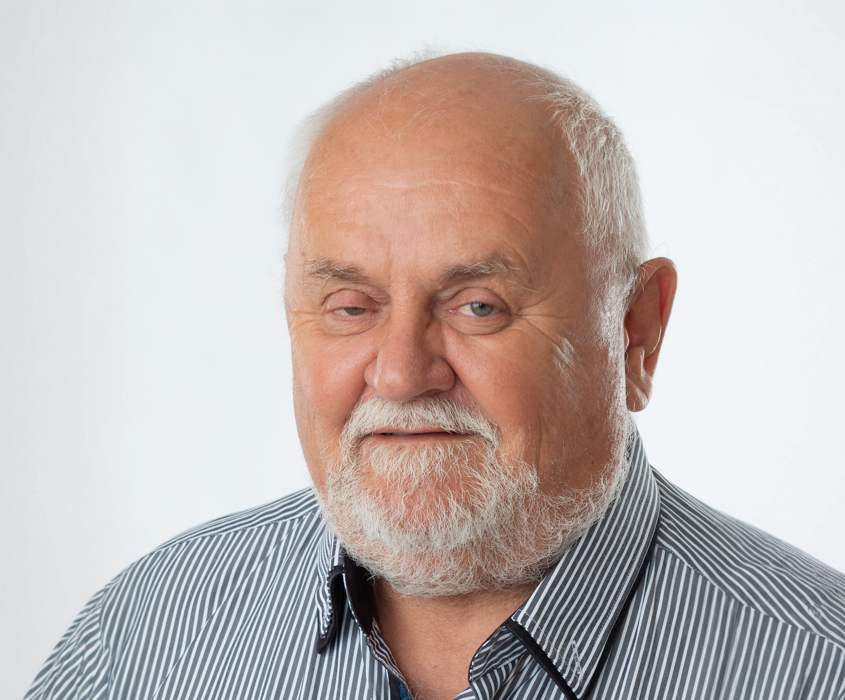 Kárpáti József, alapító