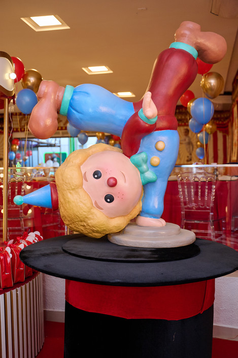 FESTA CIRCO VERMELHO E DOURADO (5).jpg