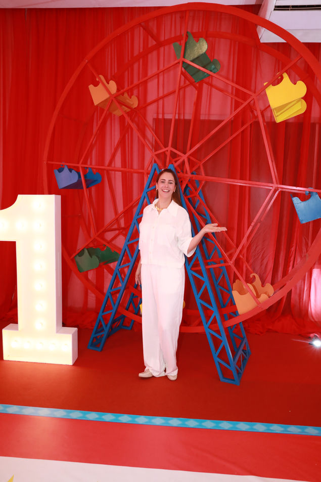 CIRCO AZUL E VERMELHO (4).JPG