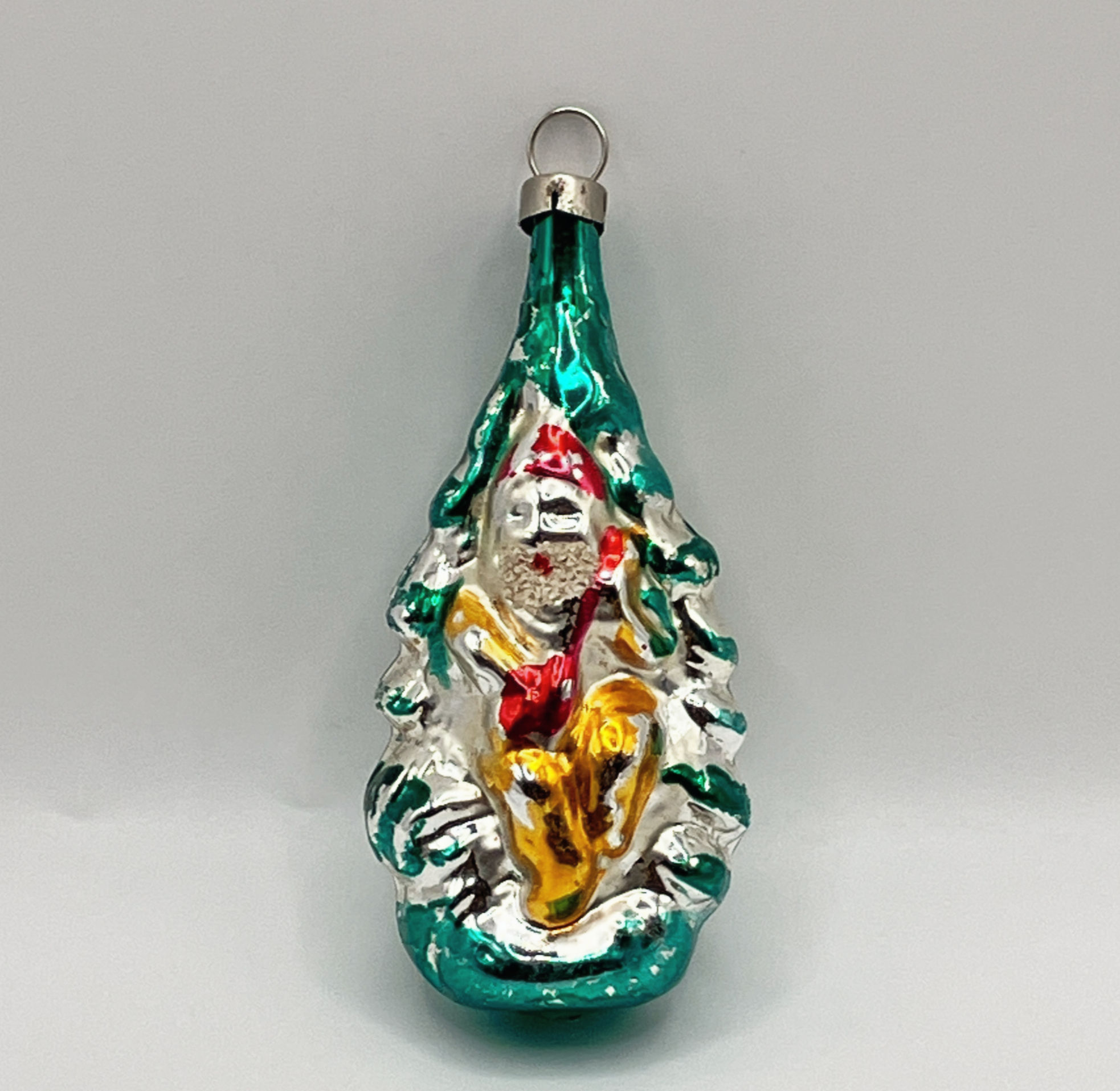 Vintage glazen kerstbal, kerstman in dennenboom, 8,5cm