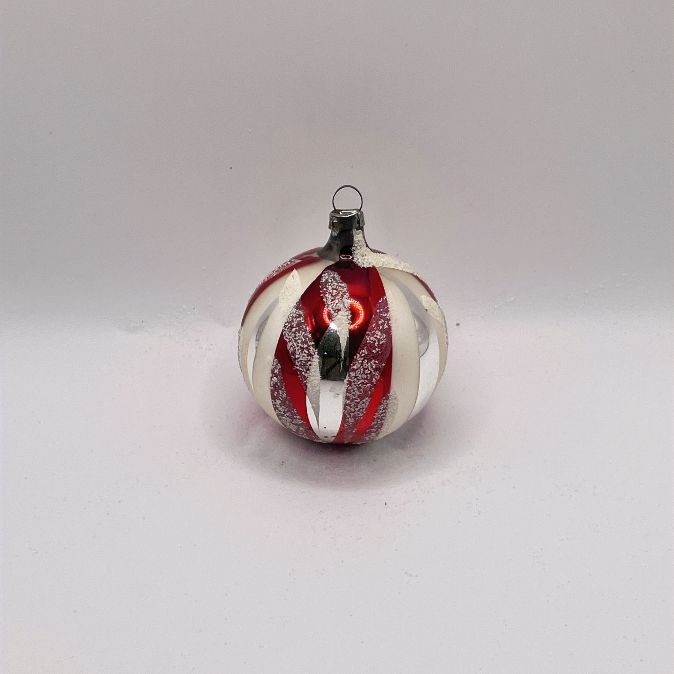 Vintage glazen kerstbal, zilver, oranje, wit, gesuikerd, Ø5cm