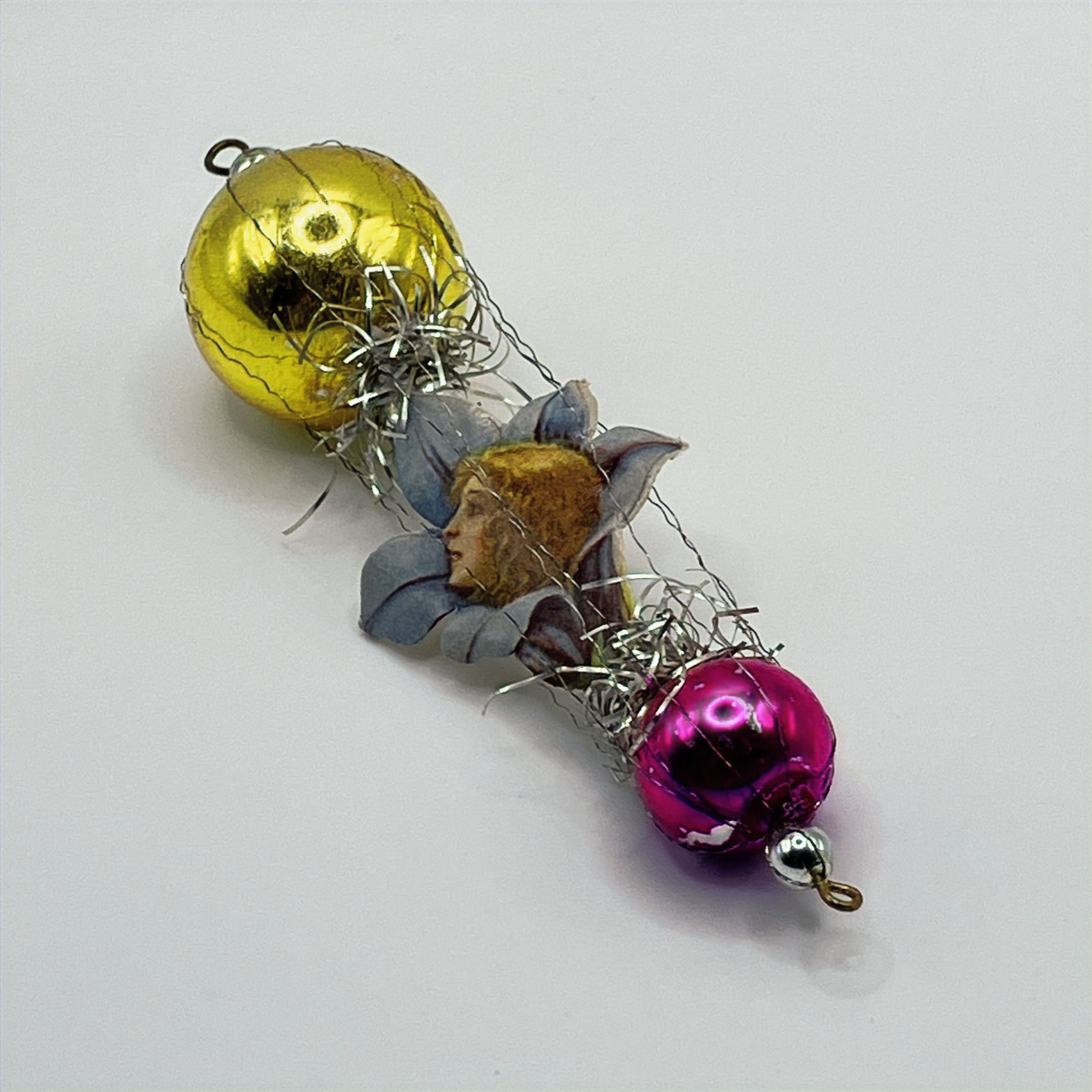 Vintage glazen kerstbal, Gablonzer met engelenhoofd (cherub) en tinsel, 12cm