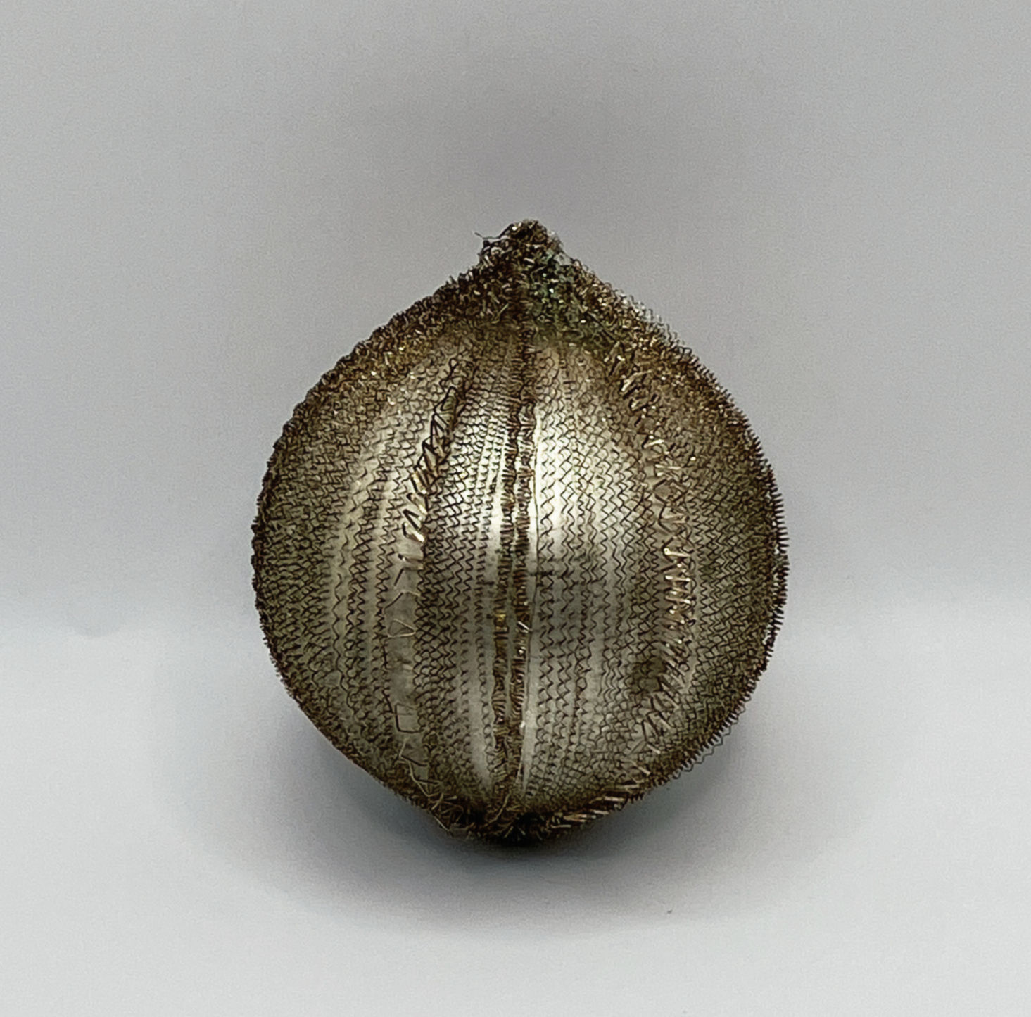 Vintage glazen kerstbal, goud met Leonisch draad, Ø6,5cm