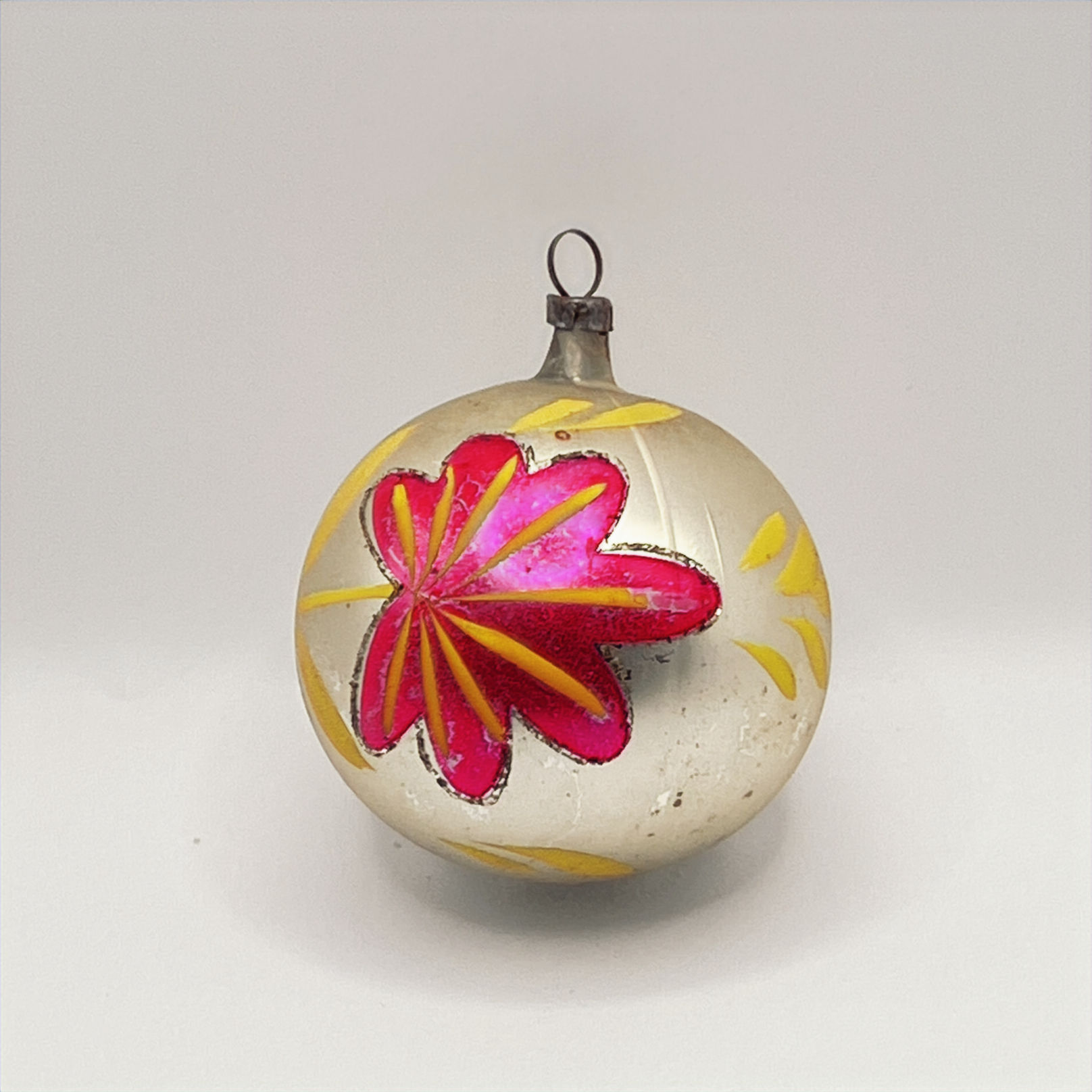 Vintage glazen kerstbal met bloem, champagne, roze, geel, zwart gesuikerd, Ø6cm