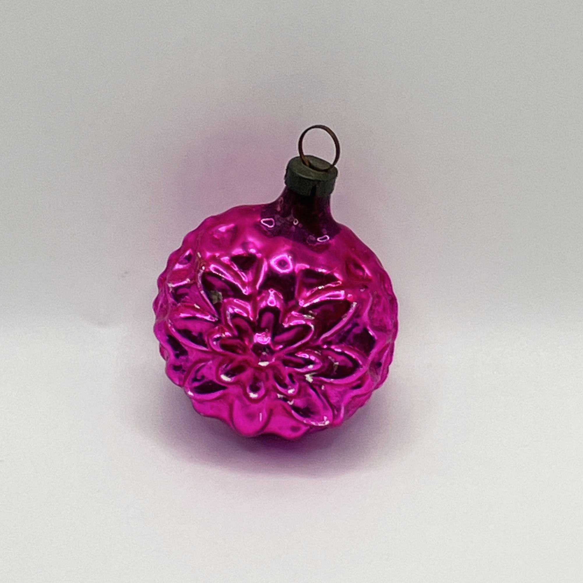 Vintage glazen kerstbal, bloem in reliëf dubbelzijdig, roze, 4cm