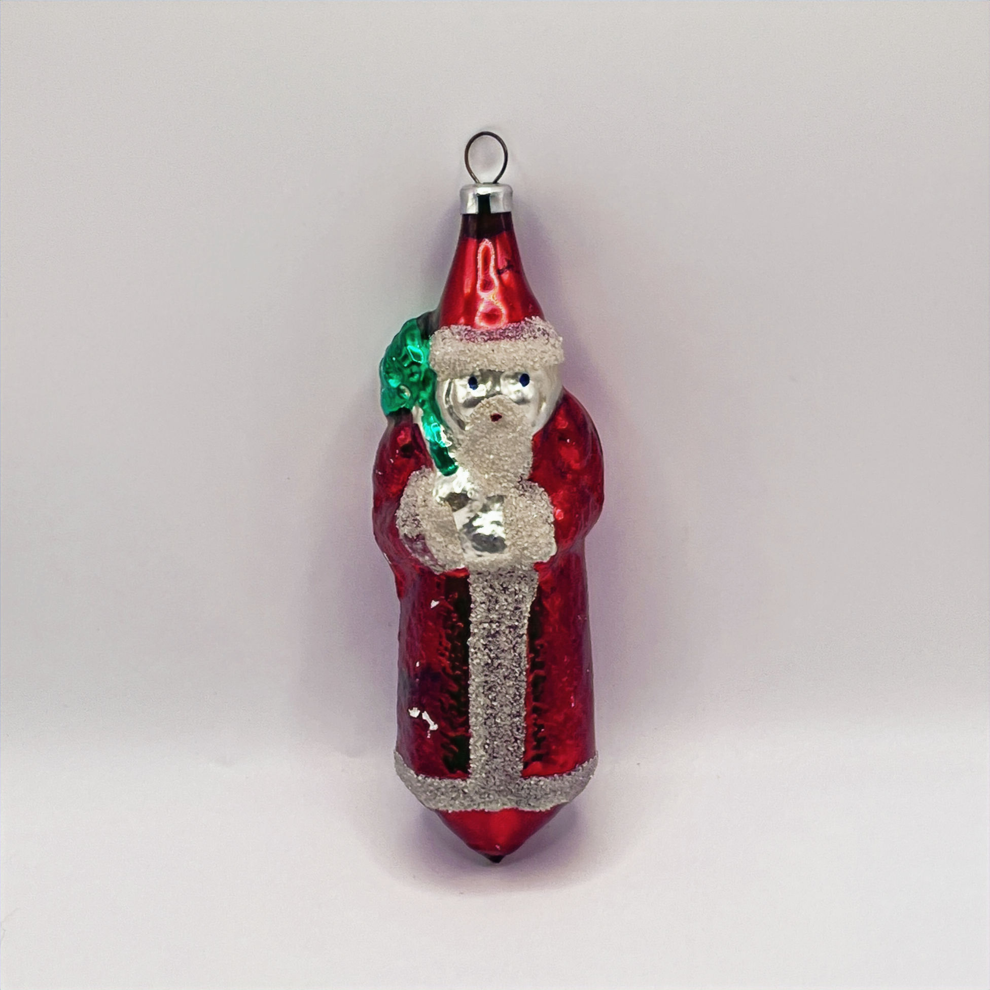Vintage glazen kerstbal, kerstman met kadozak, wit gesuikerd, 13cm