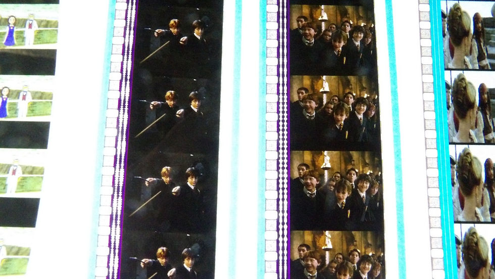 Miniature : Morceaux de Pellicules de film cinéma 35mm, 5 Strips (lot2)