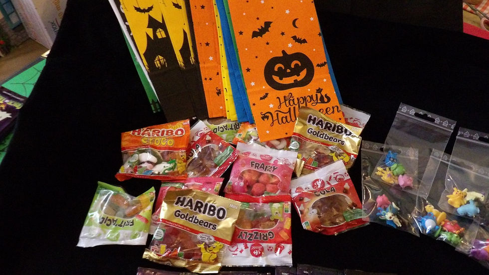 Miniature : Lots d'Halloween, Pokémon ! , Bonbons + Figurines et Cartes Pokémon !