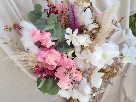 Uma tendência que veio para ficar: Buquê de Noiva com flores desidratadas