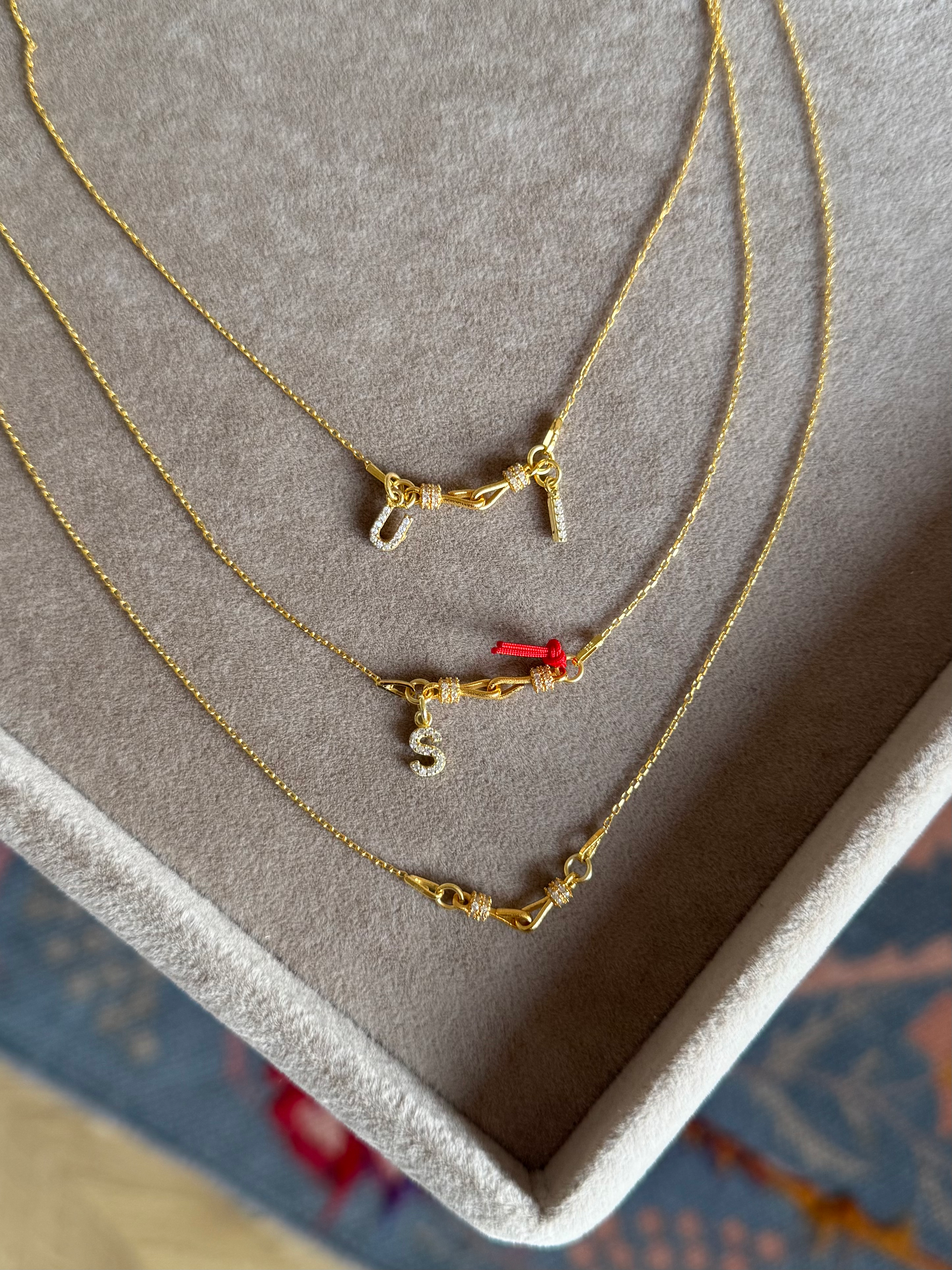 Taş Detaylı Kilitli Harf Charm ile Kişiselleştirilebilir Kolye | 925 Ayar Gümüş