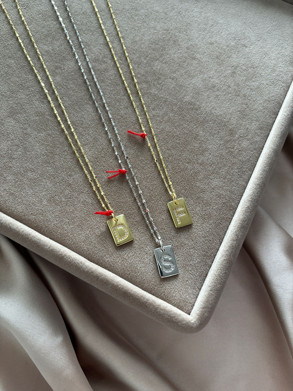 Taşlı Harf Plakalı Detaylı Zincir Kolye | 925 Ayar Gümüş