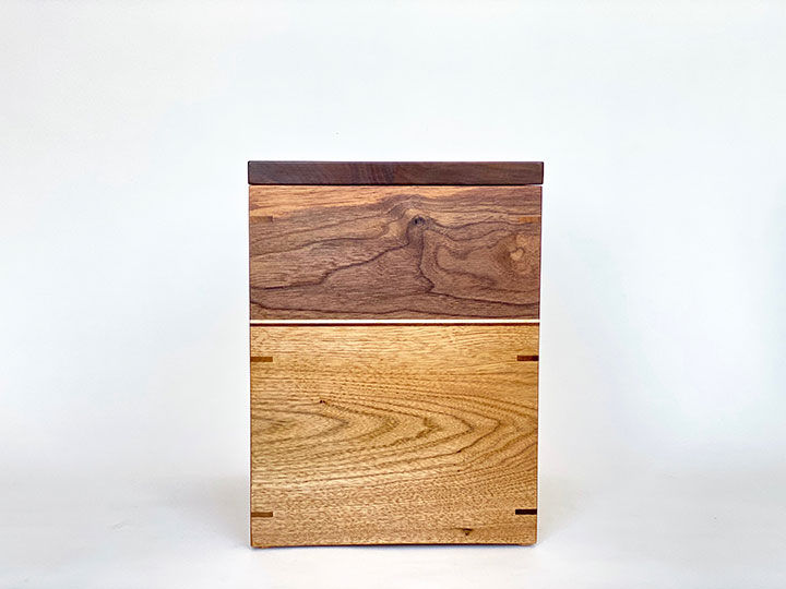 Thumbnail: Companion Cremation Urn with Gold Leaf Detail