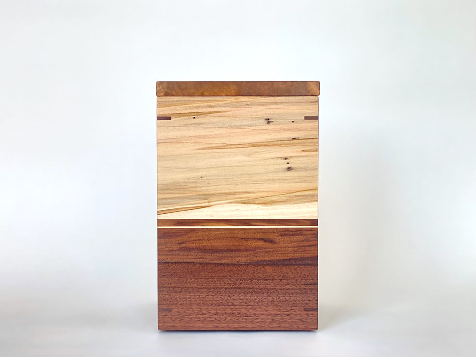 Miniature : Side view of ambrosia and walnut cremation urn