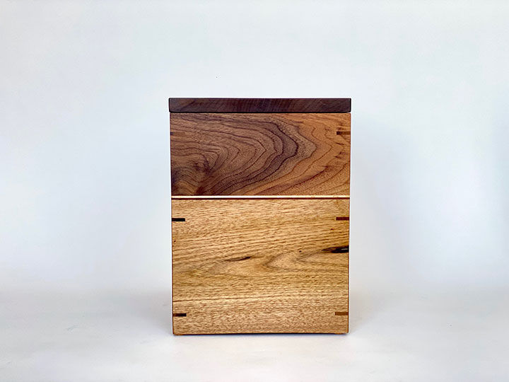Thumbnail: Companion Cremation Urn with Gold Leaf Detail
