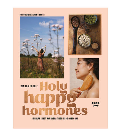 Roze omslag, goudfolie, fotografie, illustraties, patronen