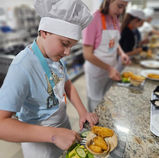 Збогум на „Не сакам!“: Како готвењето ја претвора храната во авантура