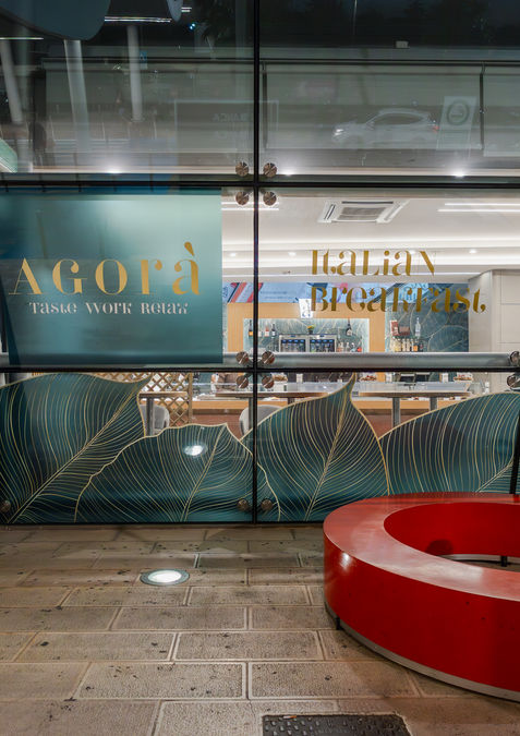 Vetrofanie e pannelli sagomati