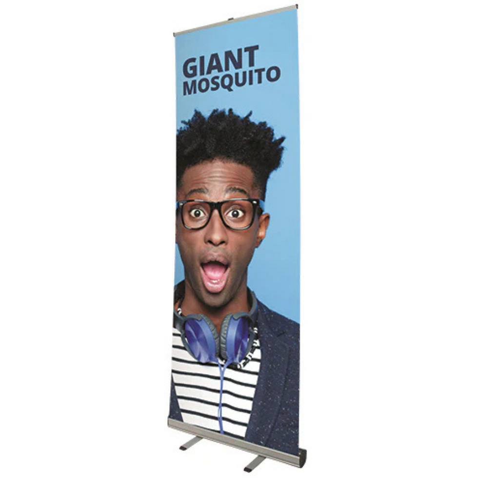 ragazzo in primo piano stampato sul banner di un roll-up