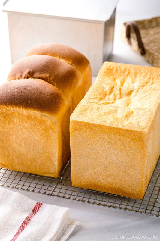Shokupan ( Hokkaido Milk Bread)