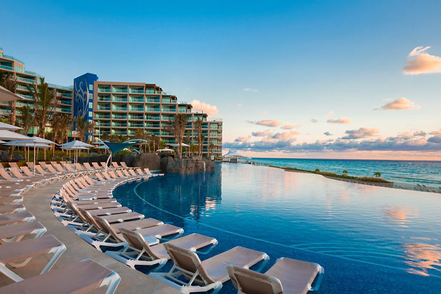 HRH_Cancun_Pool_Beach_013_6465.jpeg
