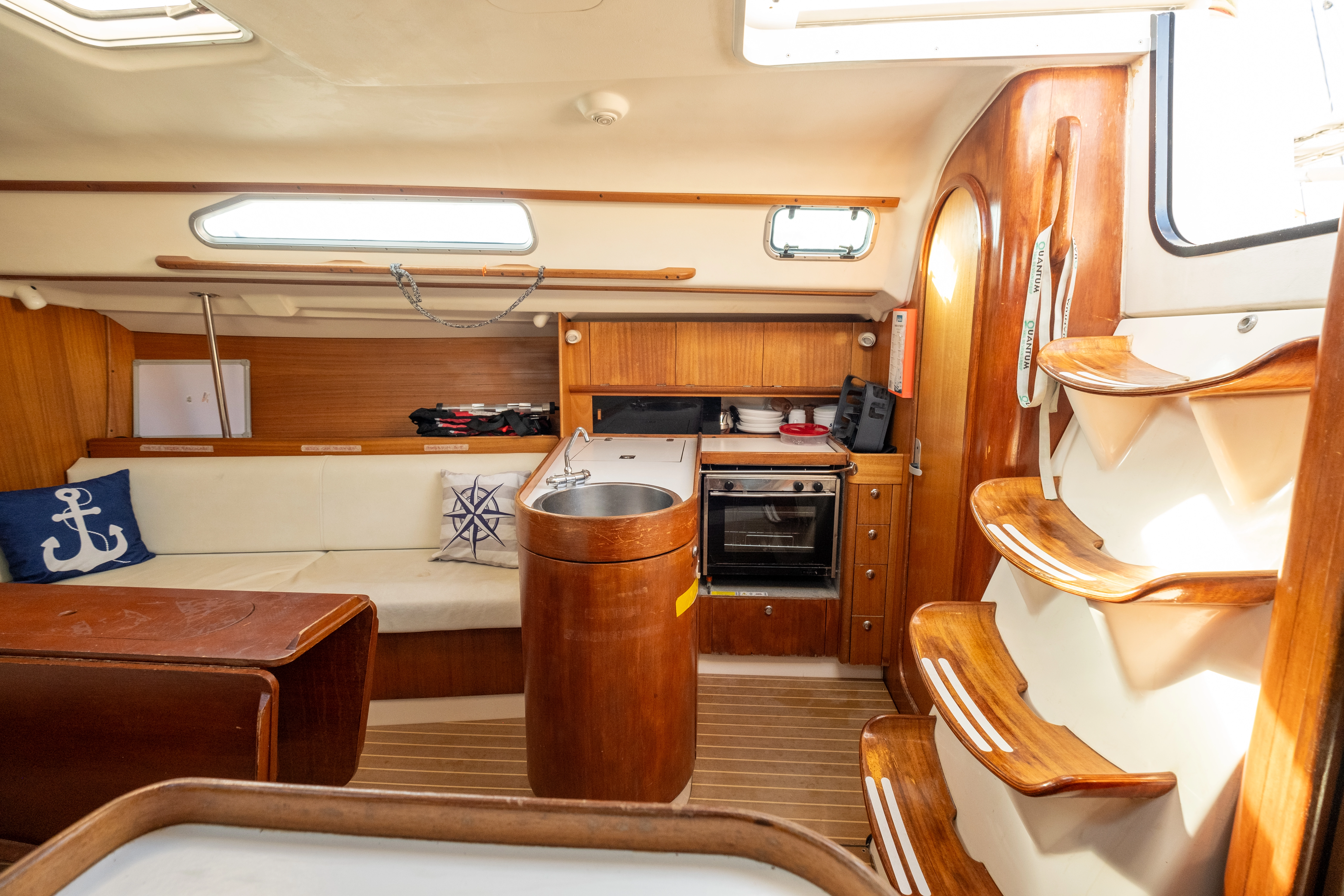 X Yatch IMX40 yelkenli mutfak