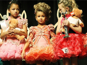 Il raccapricciante mondo delle baby miss