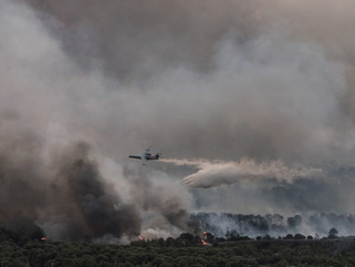 Φωτιά στην Βαρυμπόμπη – Αποκάλυψη: Πώς το Beriev-200 έσωσε κάτοικο