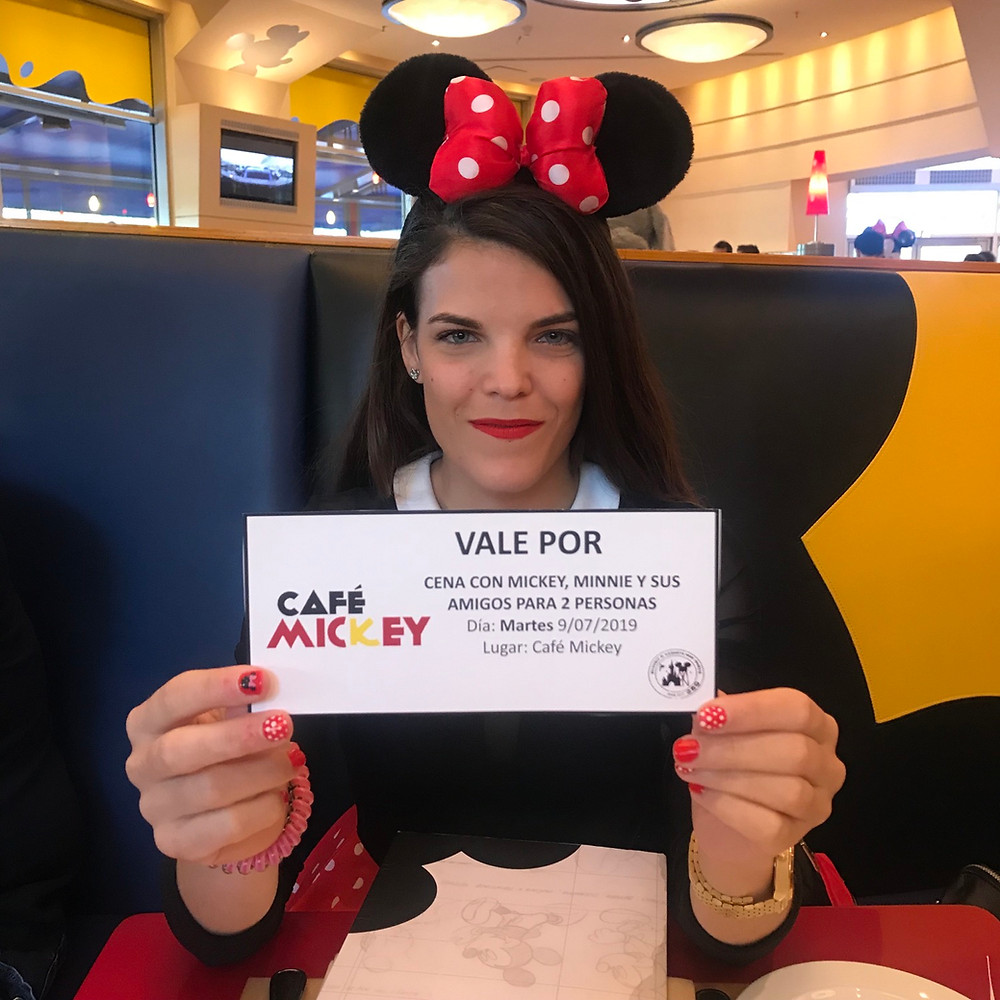 Cafe Mickey en Disney Village Disneyland Paris Experiencia opiniones critica