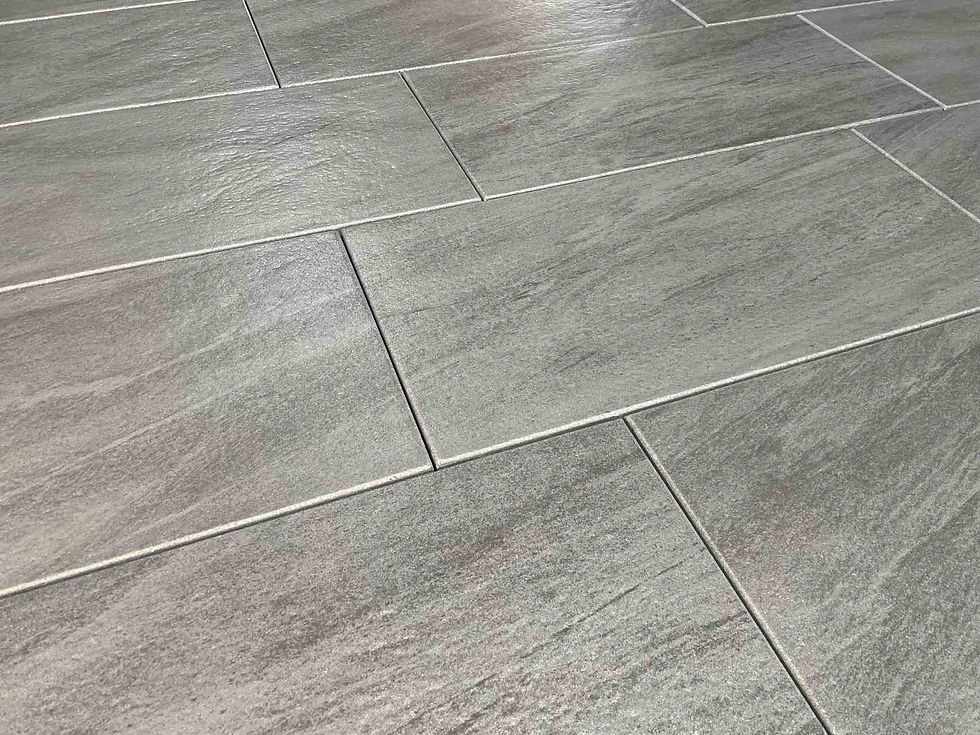 Terrassenplatten Creativ Line - quarzitgrau.jpg